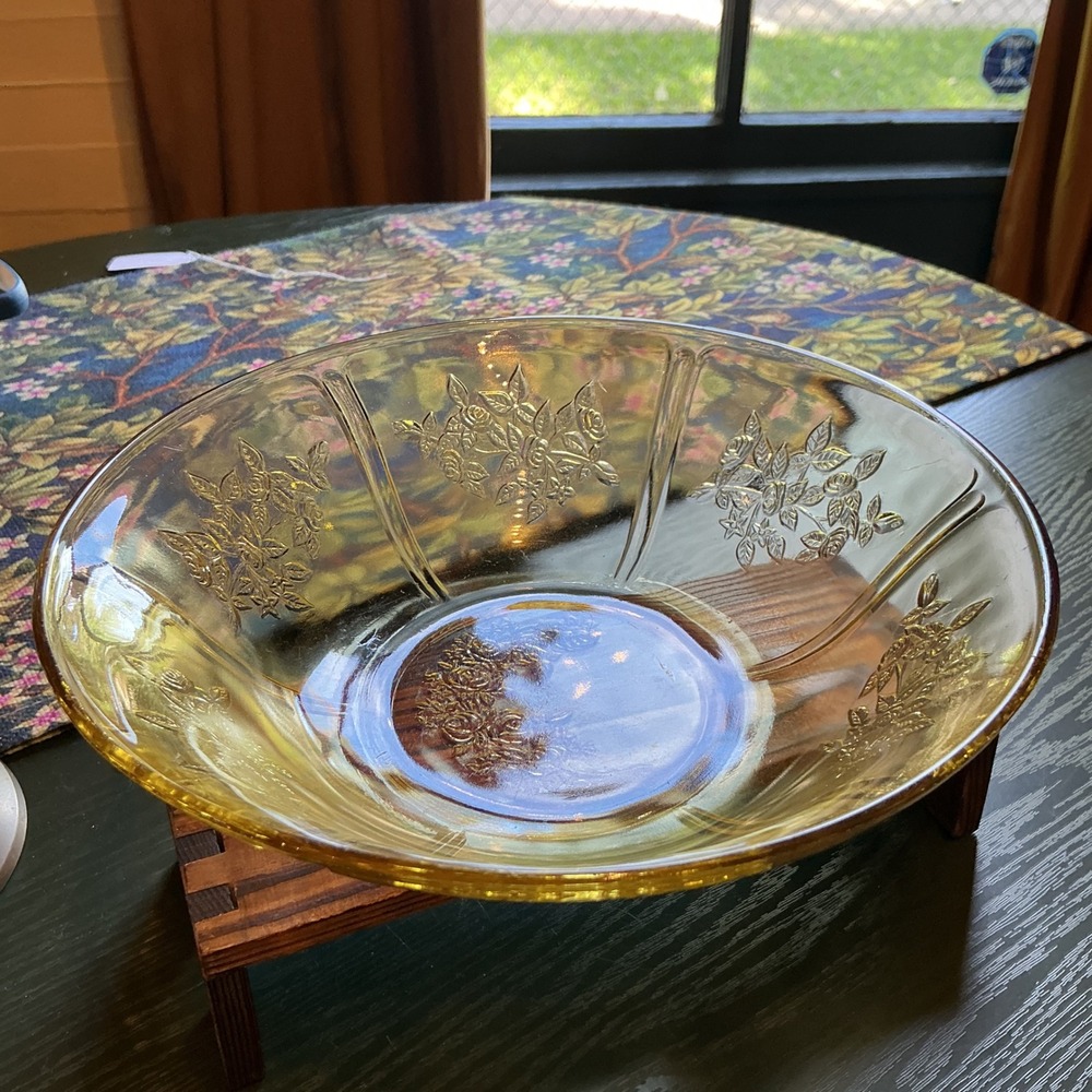 Federal Glass Sharon Cabbage Rose‎ Amber Depression Bowl 8.5 Inch Vintage